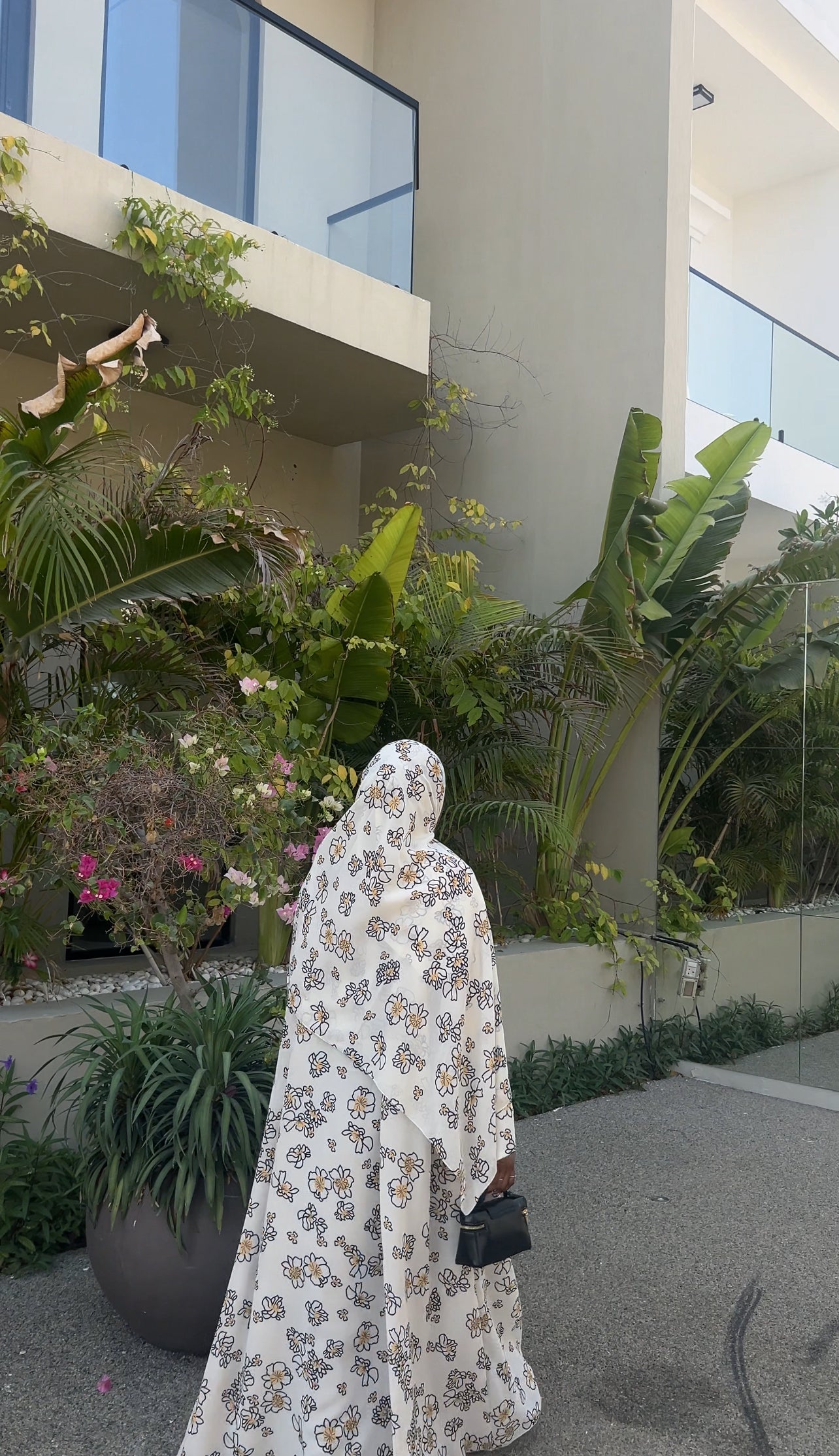 Z U R I - Z 5 (OPEN ABAYA)