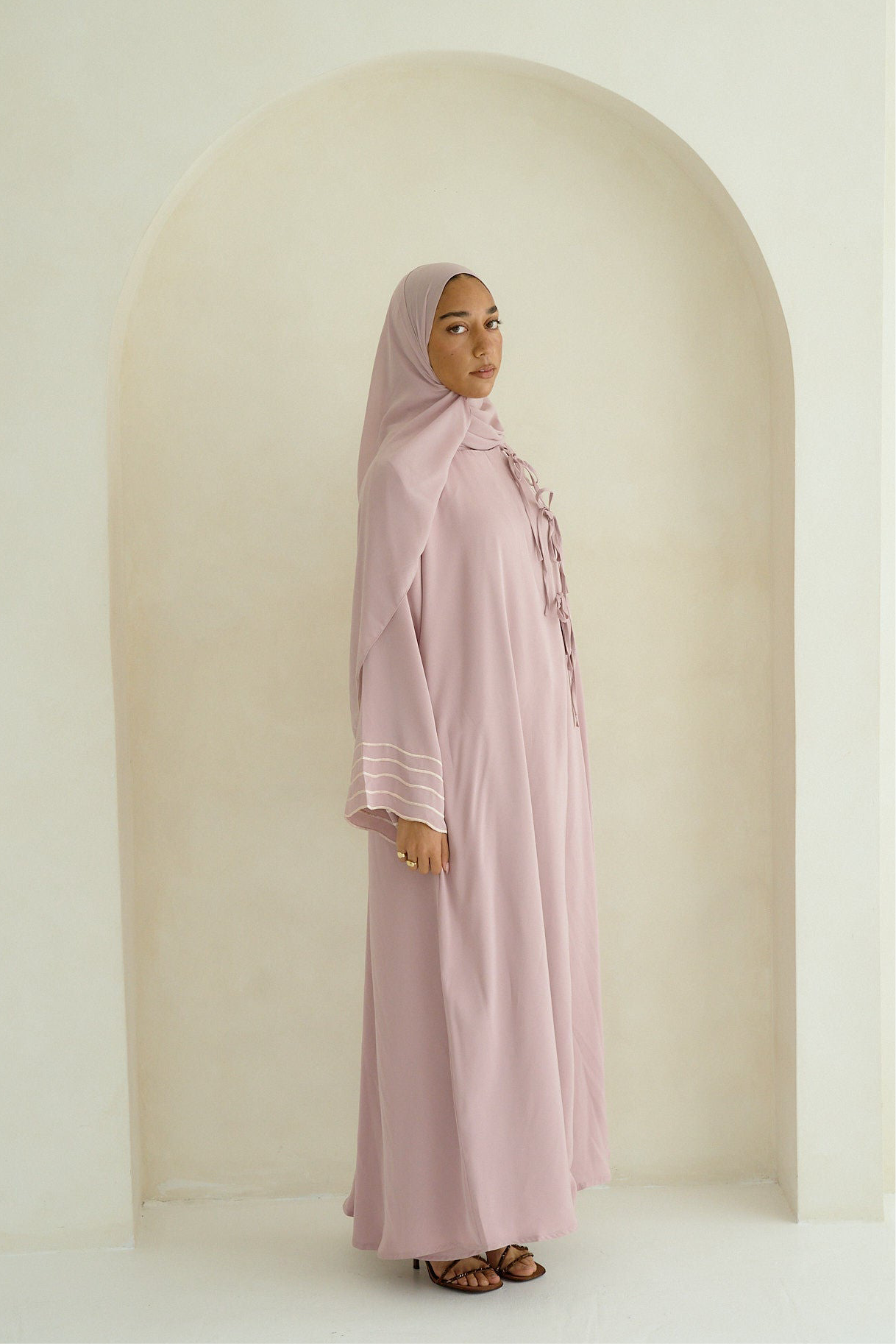 A S M A R A   N I D A   A B A YA