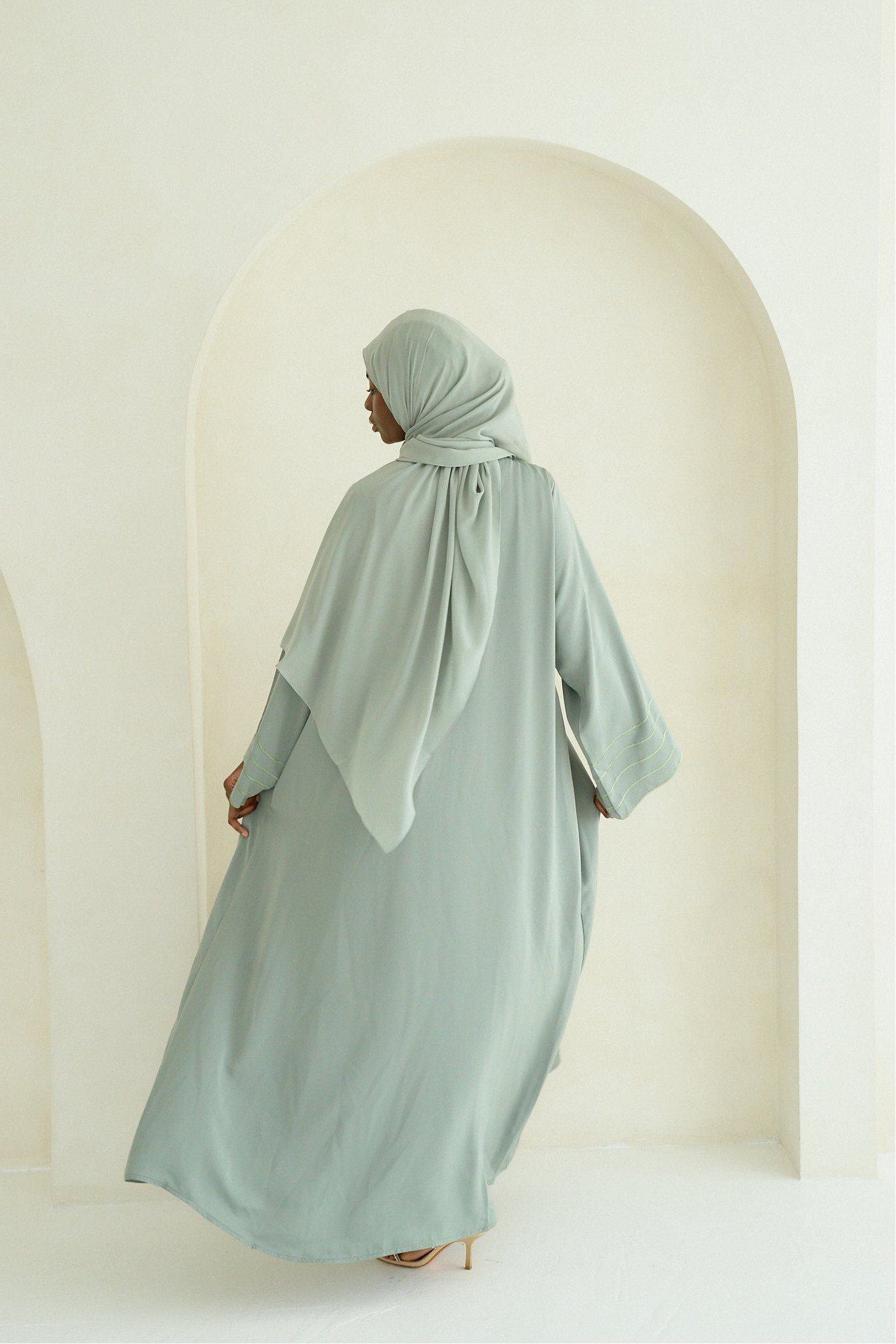 A S M A R A   N I D A   A B A YA