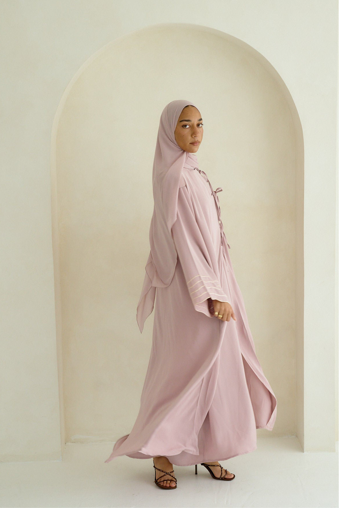 A S M A R A   N I D A   A B A YA