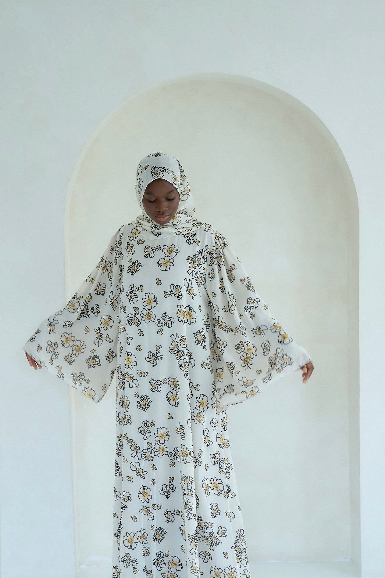 Z U R I - Z 5 ( CLOSED ABAYA)